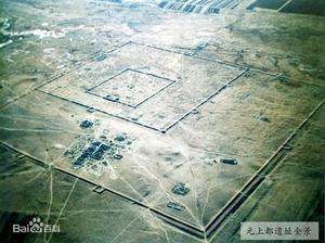 元上都位于内蒙古正蓝旗草原，距今已有740多年的历史。公元1260年，忽必烈建都于此，1264年在燕京（今北京城）建立元大都后，确立了两都巡幸制度。元上都和元大都成为元王朝交替使用的两个首都。2012年6月29日，在俄罗斯圣彼得堡举行的第36届世界遗产大会上，经联合国教科文组织第36届世界遗产委员会在世界遗产大会投票表决，一致通过中国元上都遗址列入《世界遗产名录》。至此，中国元上都遗址成为中国最