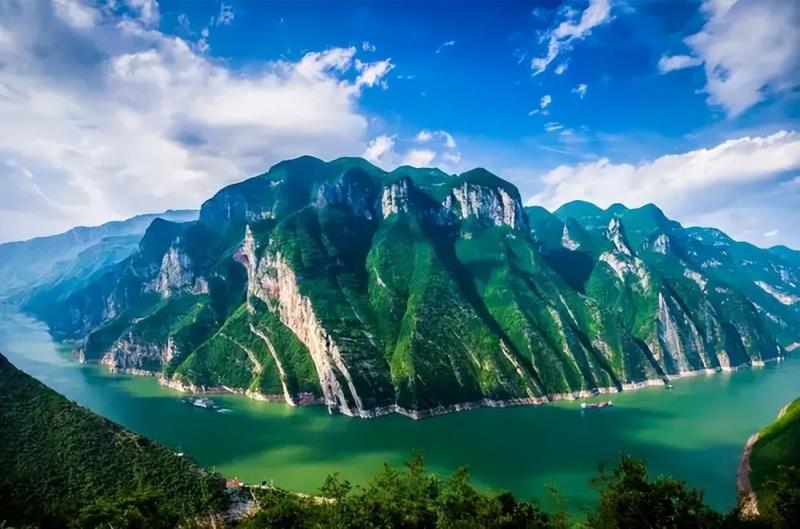 中国十大必去旅游胜地（旅游必去十大景点推荐）