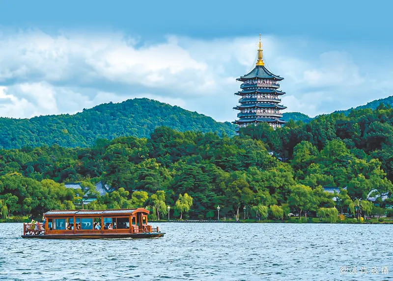 中国十大必去旅游胜地（旅游必去十大景点推荐）